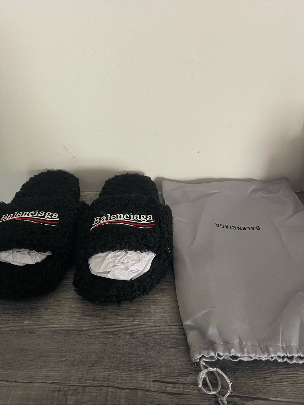 Balenciaga slides size 8-9